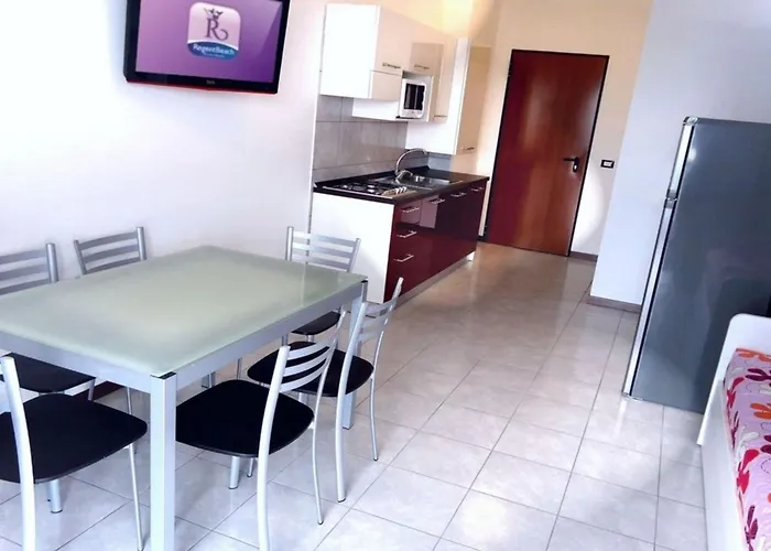 Charming Coastal With Pool Appartement