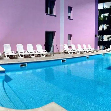Appartamento Charming Coastal With Pool