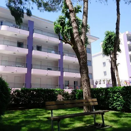 Charming Coastal With Pool Bibione