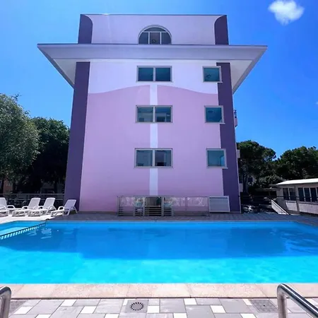 Charming Coastal With Pool Appartamento Bibione
